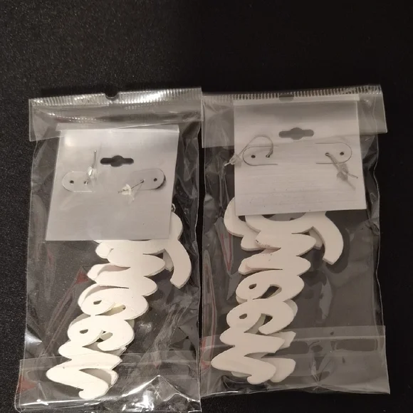 Colorful Queen Statement Earrings - Picture 3 of 3